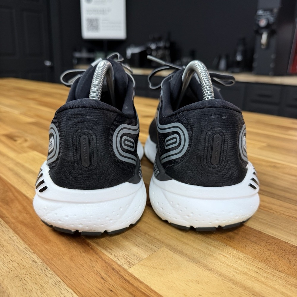 Brooks Ariel GTS 23 Womens Size 10 Black White Athletic Running Shoes Sneakers - Picture 2 of 7